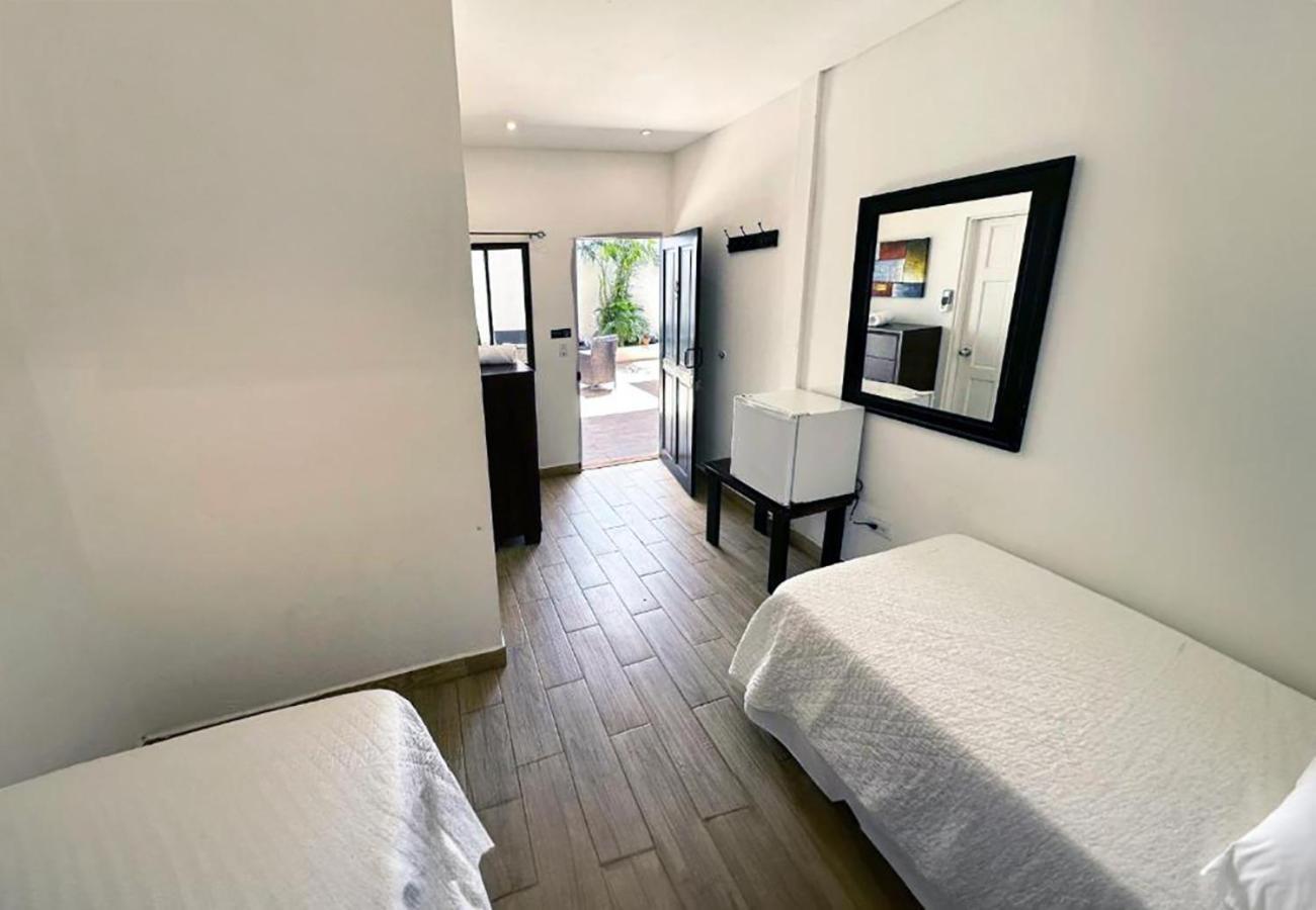 Hotel Surf Ranch Tamarindo Extérieur photo